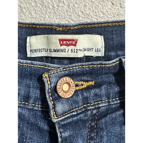 Women’s Levi’s 512 Straight Leg Size 6M - Picture 2 of 6